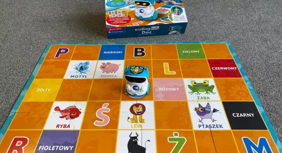 zdjęcie pomocy dydaktycznych - zestawów do kodowania