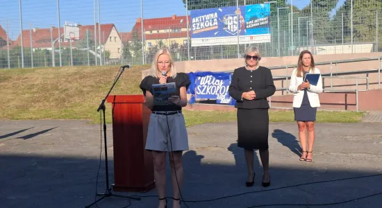 rozpoczęcie roku szkolnego w Szkole Podstawowej Nr 3 w Ząbkowicach Śląskich