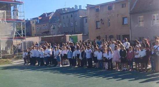 rozpoczęcie roku szkolnego w Szkole Podstawowej Nr 1 w Ząbkowicach Śląskich 