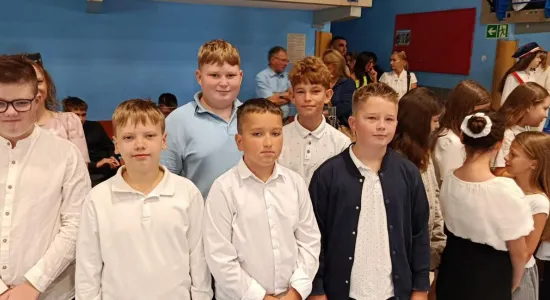 rozpoczęcie roku szkolnego w Szkole Podstawowej Nr 3 w Ząbkowicach Śląskich - ul. Powstańców Warszawy