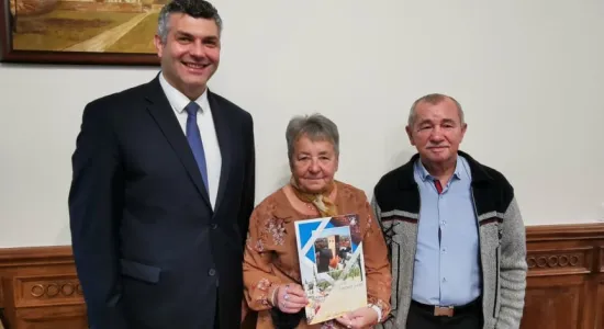 246969983 566734517921883 7109848204758690964 