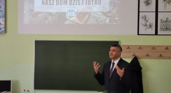 00c90b3410fa362aae35906c131964be