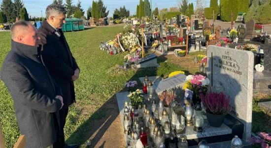 370199587 319070364212560 8986075408354152105 