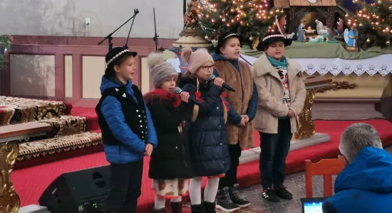 81776040 798495450617670 5483447144088076288 