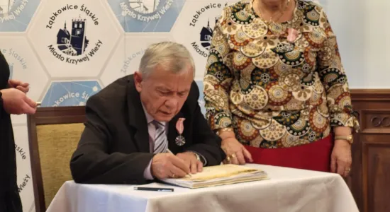 0660a1996c99646fd0ad42c82a93a085