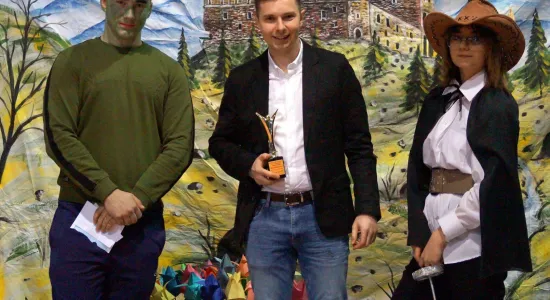 29472869 1819548001429305 4275449985354432512 