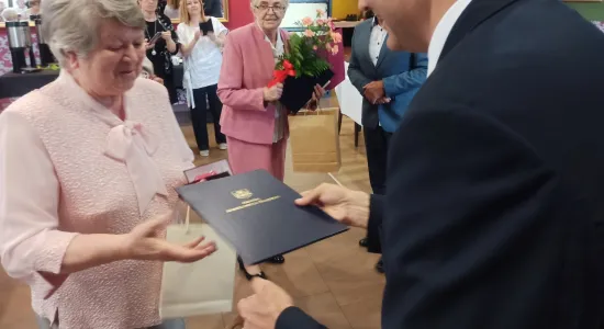 1f09cb05cd1e9ff00d5b6aa44a15a035