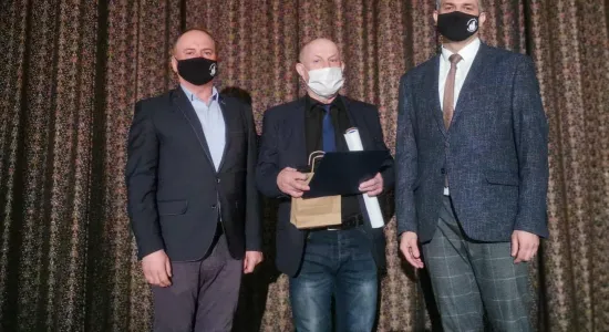 245b0c9b7451dafb6126d0a689fd42b8