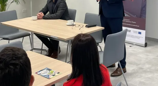 415033489 7216114181782373 6855692293545980066 