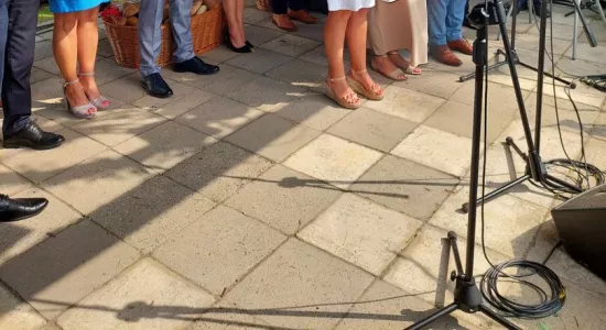 457028220 996272862240008 1480502258592406468 