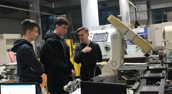 24740472 1280208178792345 1210355729 