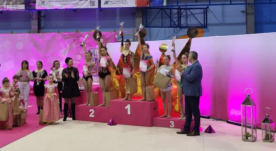 4772e5043329c4437aeaf81bbc3abb63