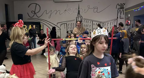 48c31eea1f9e0638f3a37a38f916848e