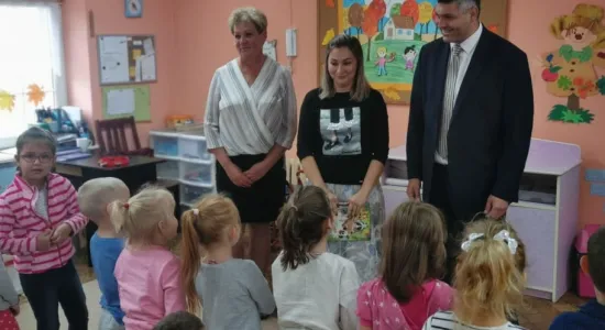 72360433 2617184175008753 4327950578954010624 