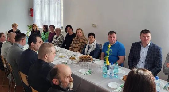 331445026 159092809952505 4647041945253431146 