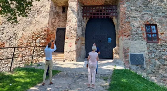 457590678 2168799813520644 3901151084848382395 