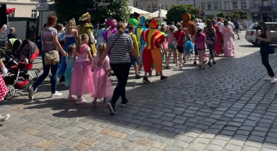 351000635 220868730714975 7109885636322692287 