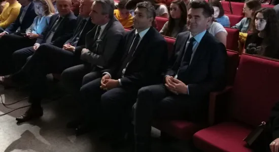 5929c20fe3672d4e23400a44bf2d315a