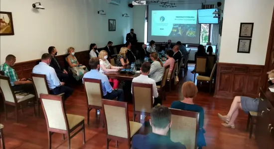 596bbb419c50260ec2605a39fae055f4