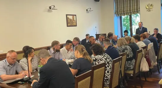 7933f47dc836c15a6b48f3d44beb6e09