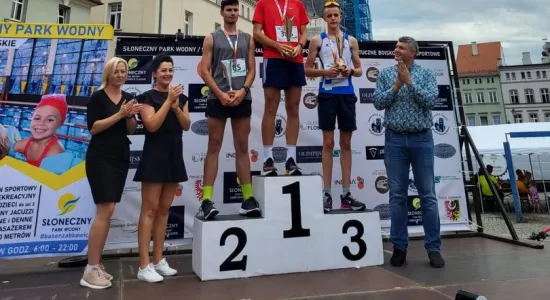 7b557ad7e81a018e9d6aad5b0df36a82