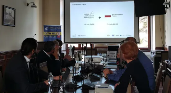 7c0d08a23e8e0ced4f96164dfdacacc8