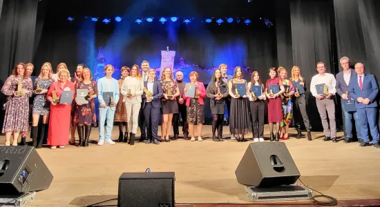 870749127f8e60e08125c5da00061b1d