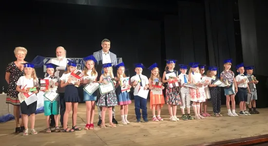 64571999 1374916299322332 1190388355460759552 