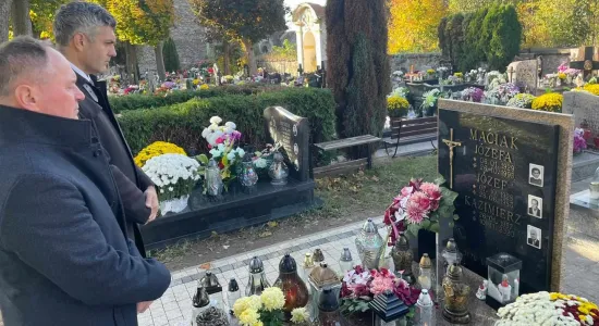 369987552 327770186616366 583879403756040495 