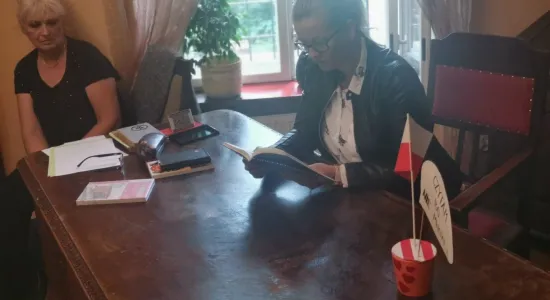 69985742 745710239182721 24396316184412160 