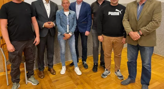 457275465 528086526288207 5678953909686251987 