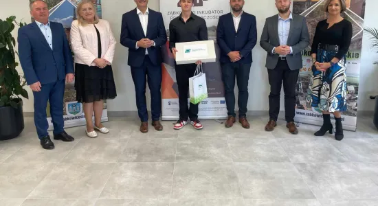 448120452 7624063314343688 4699605897228112694 