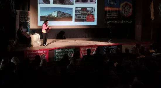 9b77f8a4178d96e8f7d82650df22e19a