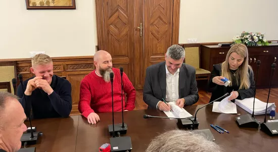 9e6b8fe1573e0b150e440bb199c4885d