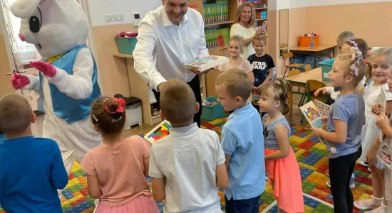 382649065 843001360849818 404056138948783900 