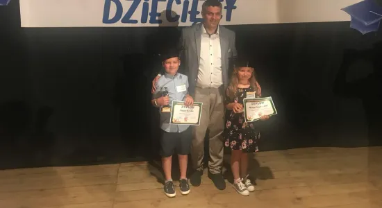 64275125 2207658629352344 1629144815507603456 