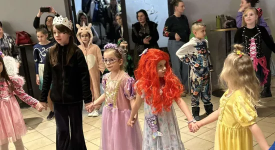 476382094 593449476897851 8240450656576758741 