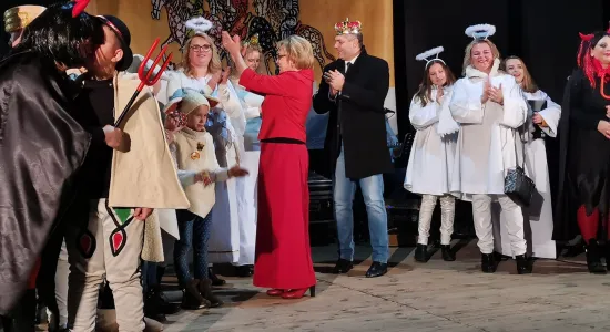 81778361 461852637839040 8146159939409149952 