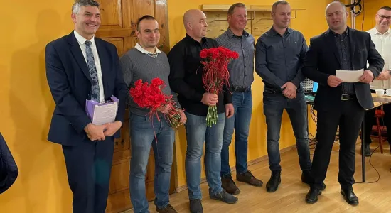 b8308e687a8582496adf6dcfa6b4336f