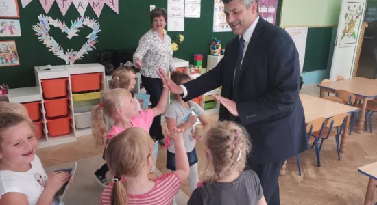 71186480 2617188551674982 5871118721950416896 