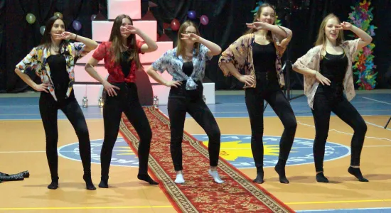 29432585 1819548218095950 1649807525211537408 