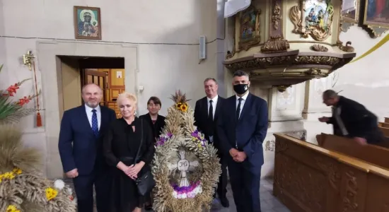 240936924 273418750968373 4572813805824674682 