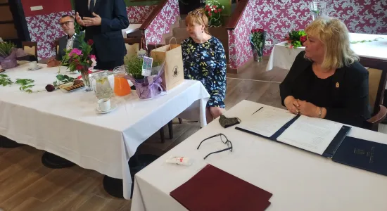 ca566371606a53ac4e00255fd1bb0394