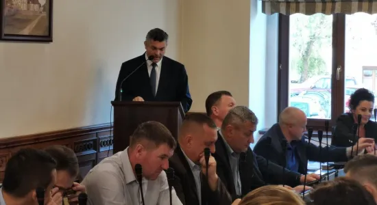 73140377 520398905176307 1111271454390878208 