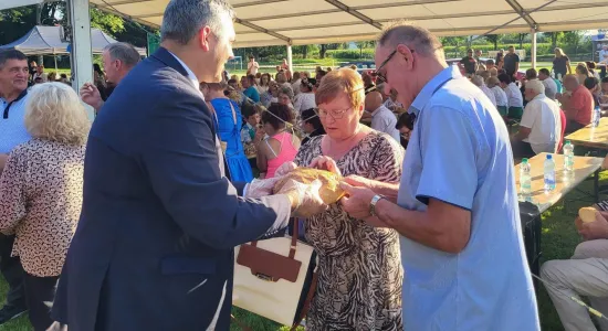 d596e5fce848a560835360ef472c6010