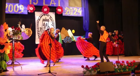 465926344 3943000165918784 2457791111945905853 