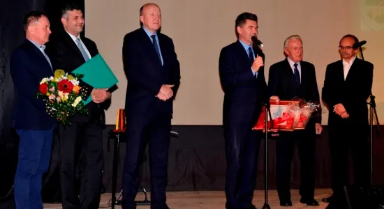 DSC200