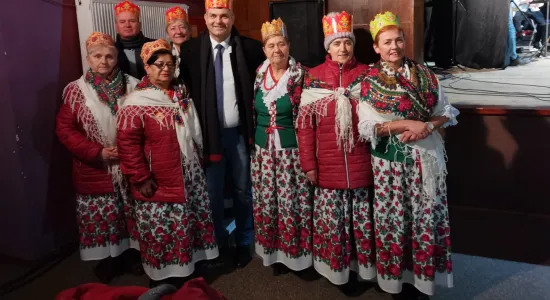 81963926 555783891644241 3351620155120549888 