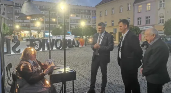 e3d0d3c1e3499c1f60a4243c6d01a079