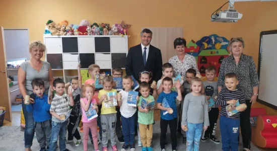 70942700 2607538252640012 845716843409702912 